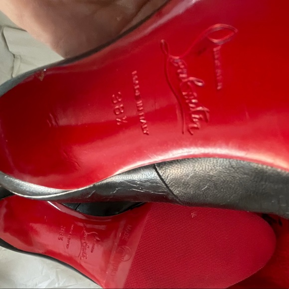 Authentic Louboutin red bottom pumps - Picture 7 of 8